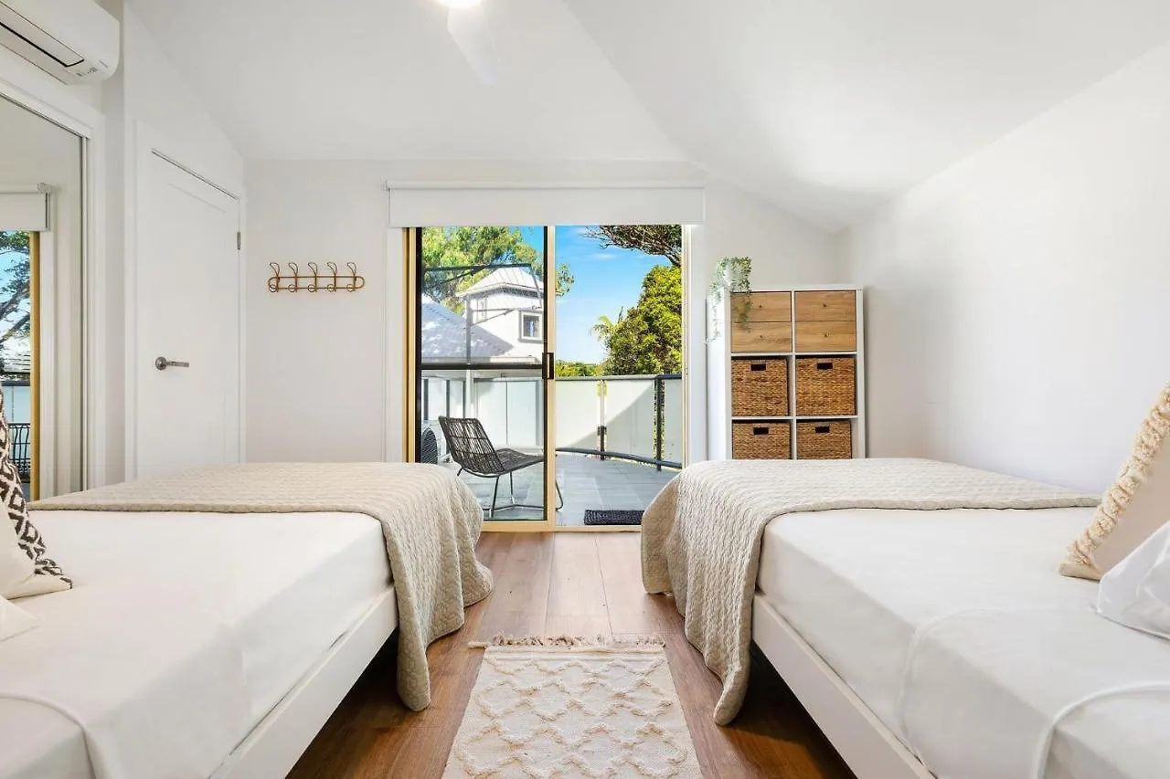 La Mer - Modern Design With Beachfront Position Byron Bay Apartment